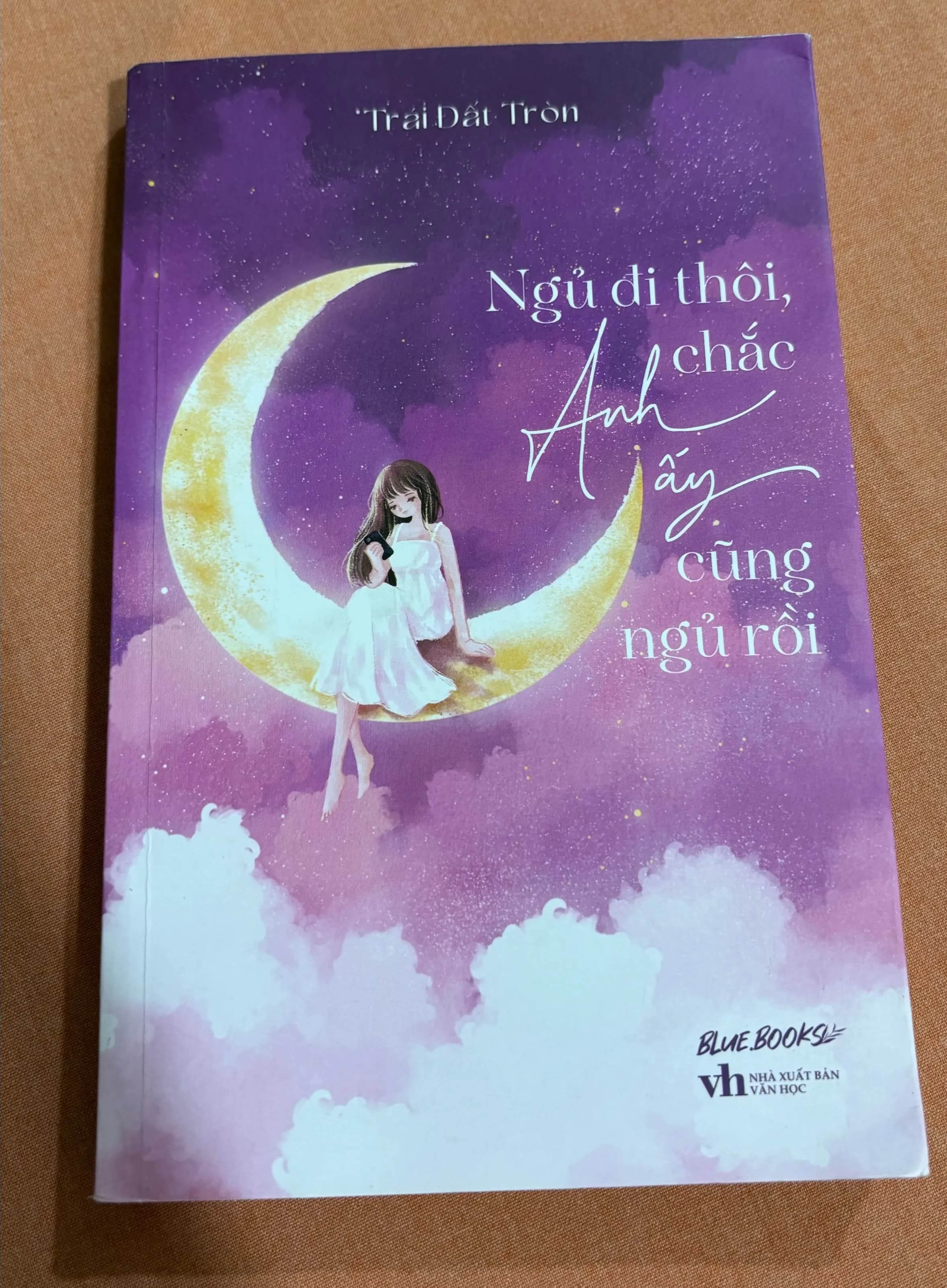Ngủ đi thôi, anh ấy chắc cũng ngủ rồi - Image 1