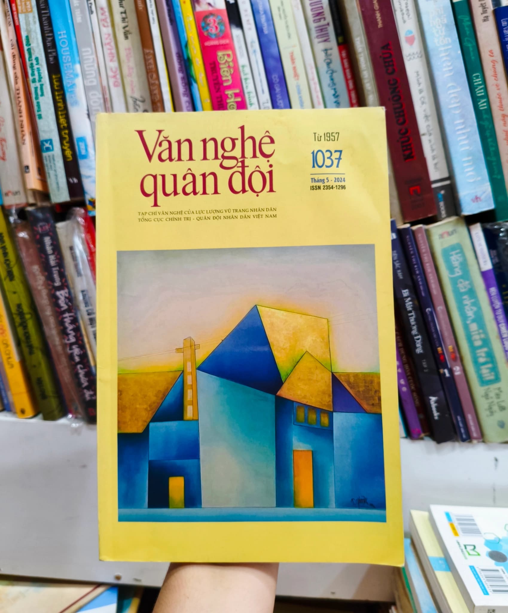Văn nghệ quân đội số 1037 - Image 1
