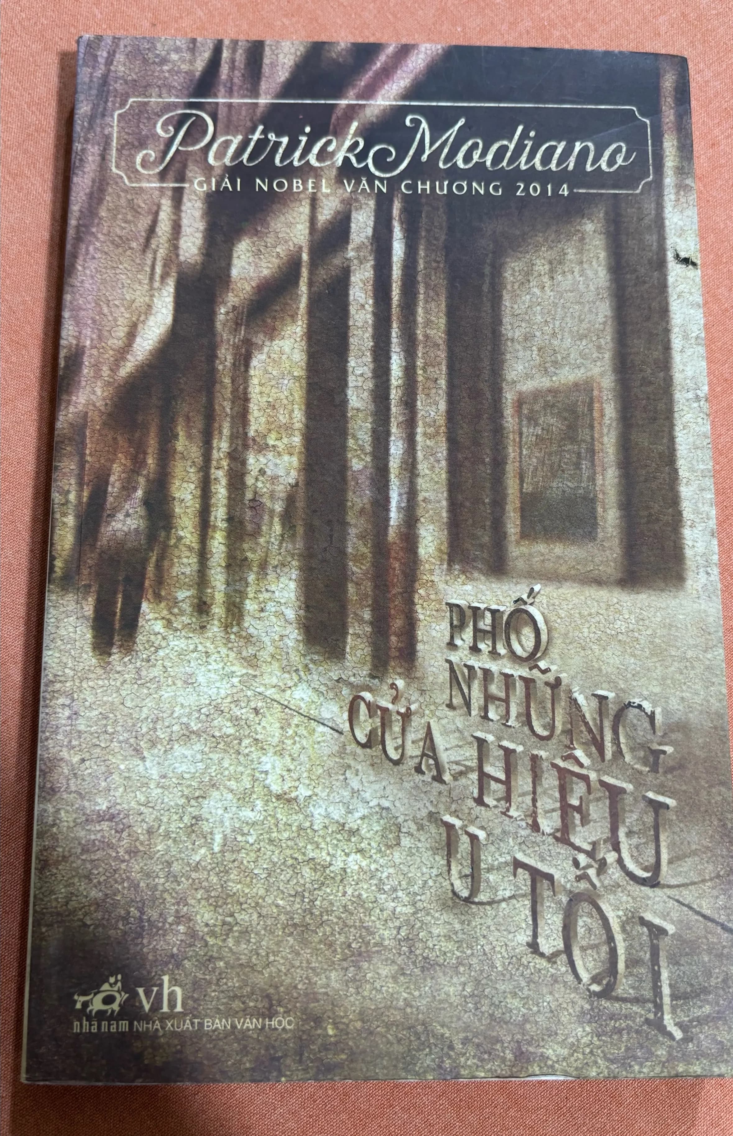 Phố những cửa hiệu u tối - Image 1