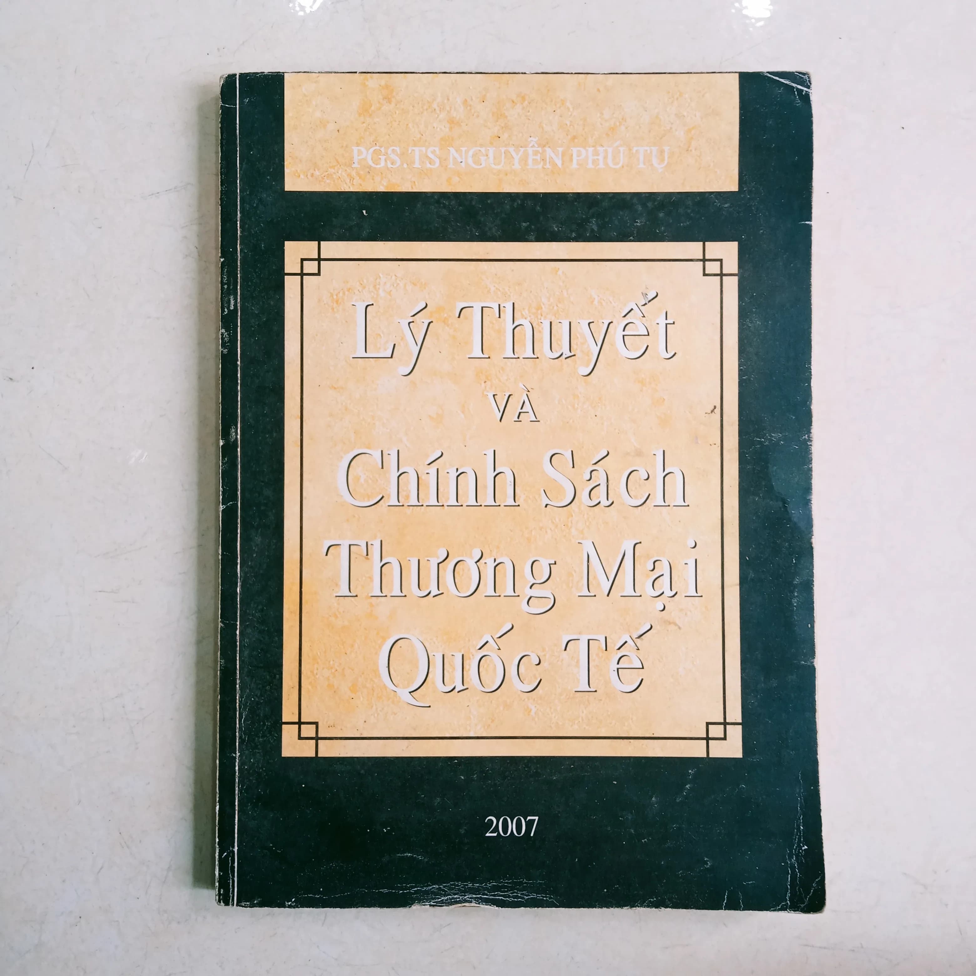 Lý thuyết và chính sách thương mại quốc tế - Image 1