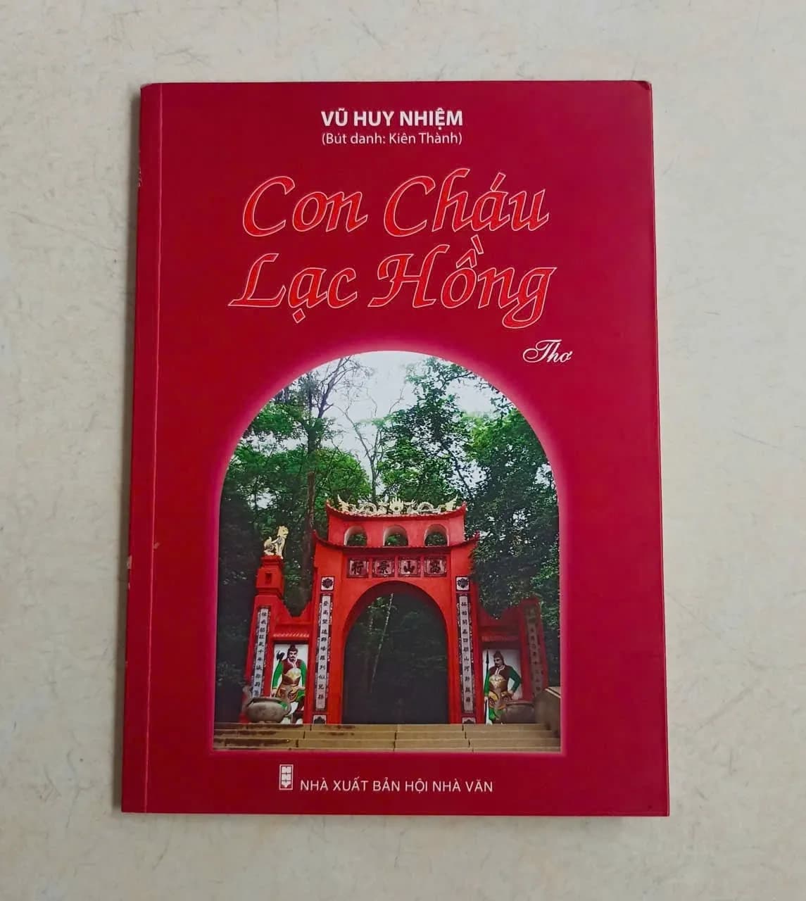 Con cháu lạc hồng - Image 1