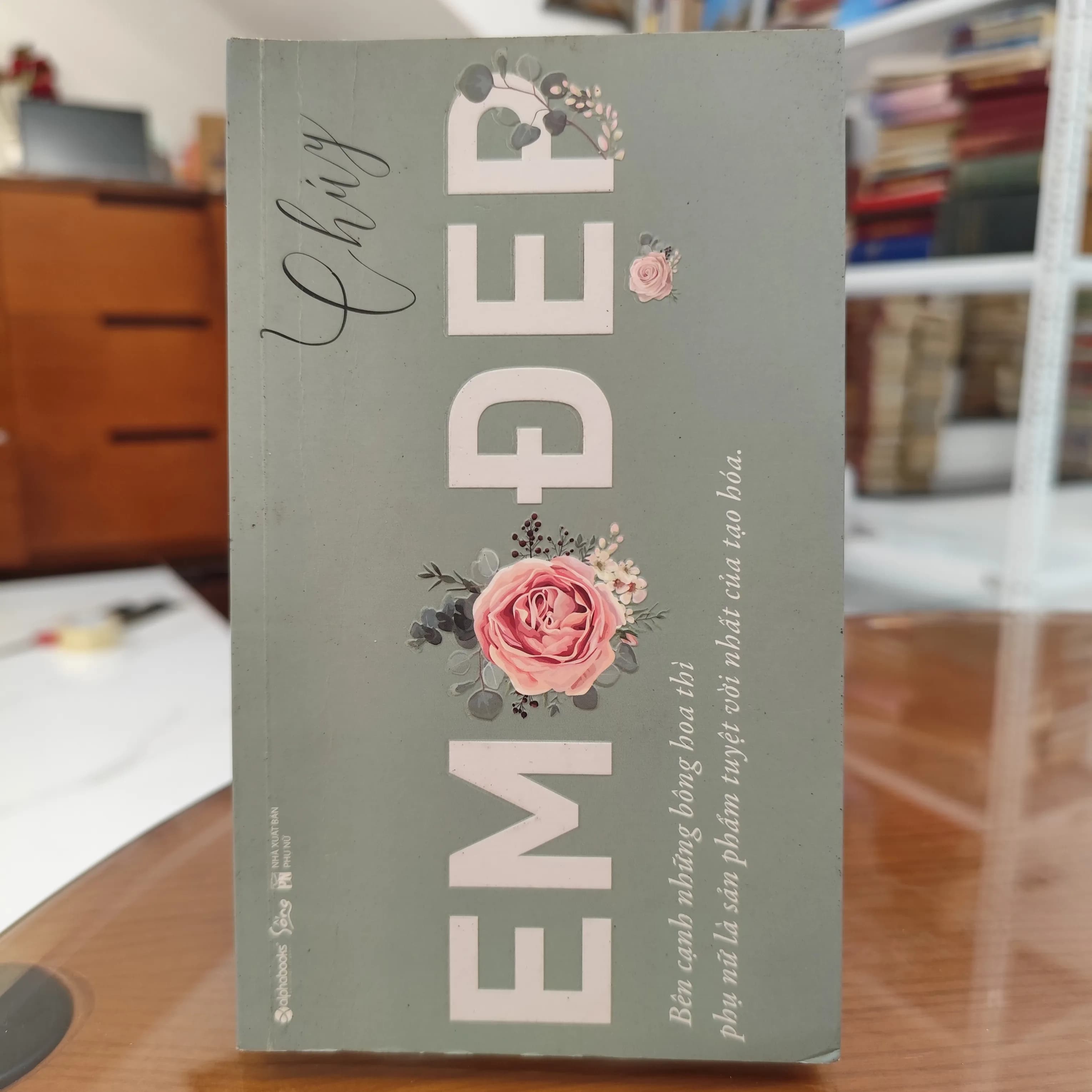 Chú ý em đẹp - Image 1