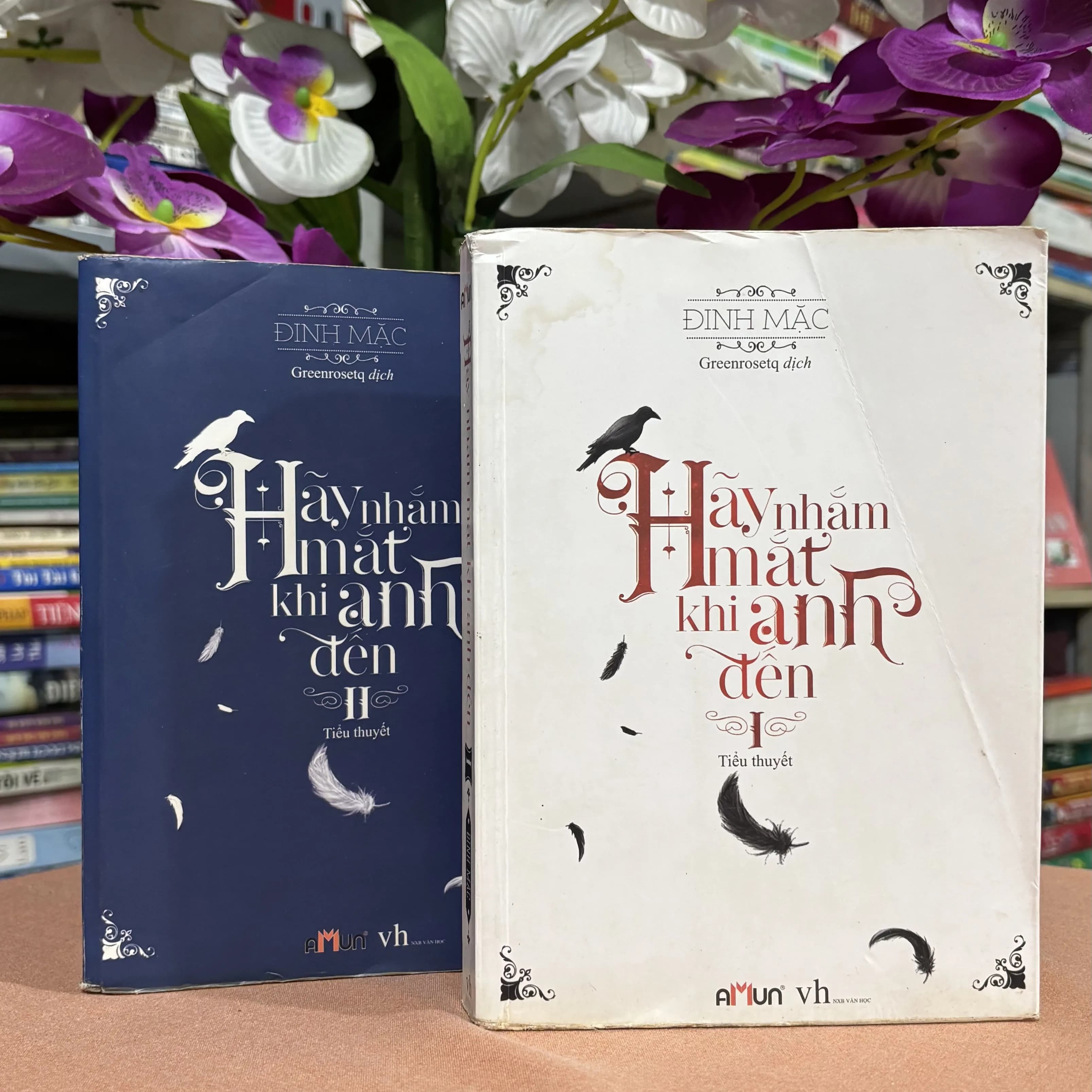Combo 2 tập Hãy nhắm mắt khi anh đến - Image 1