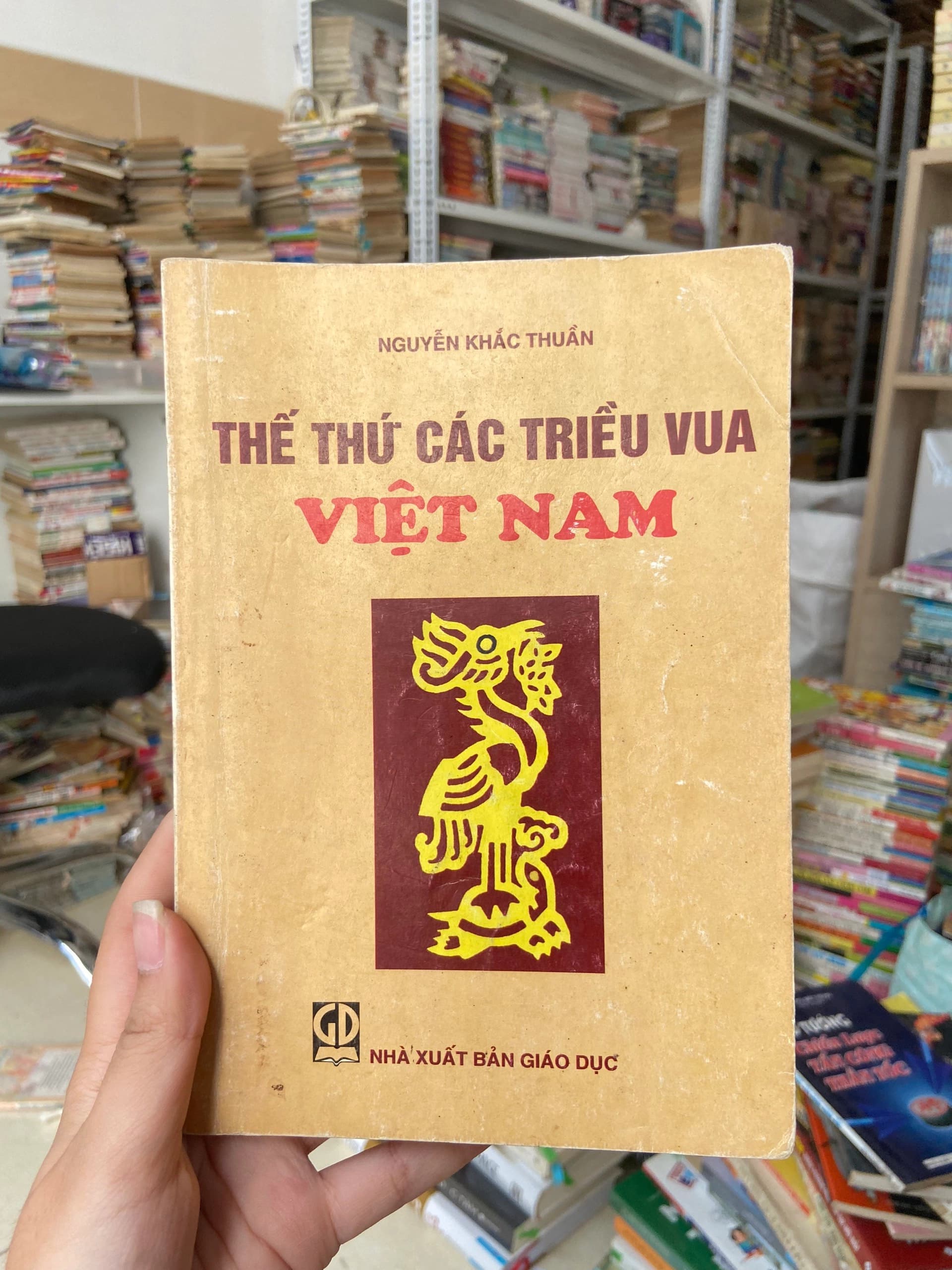 Thế thứ các triều vua Việt Nam - Nguyễn Khắc Thuần - Image 1
