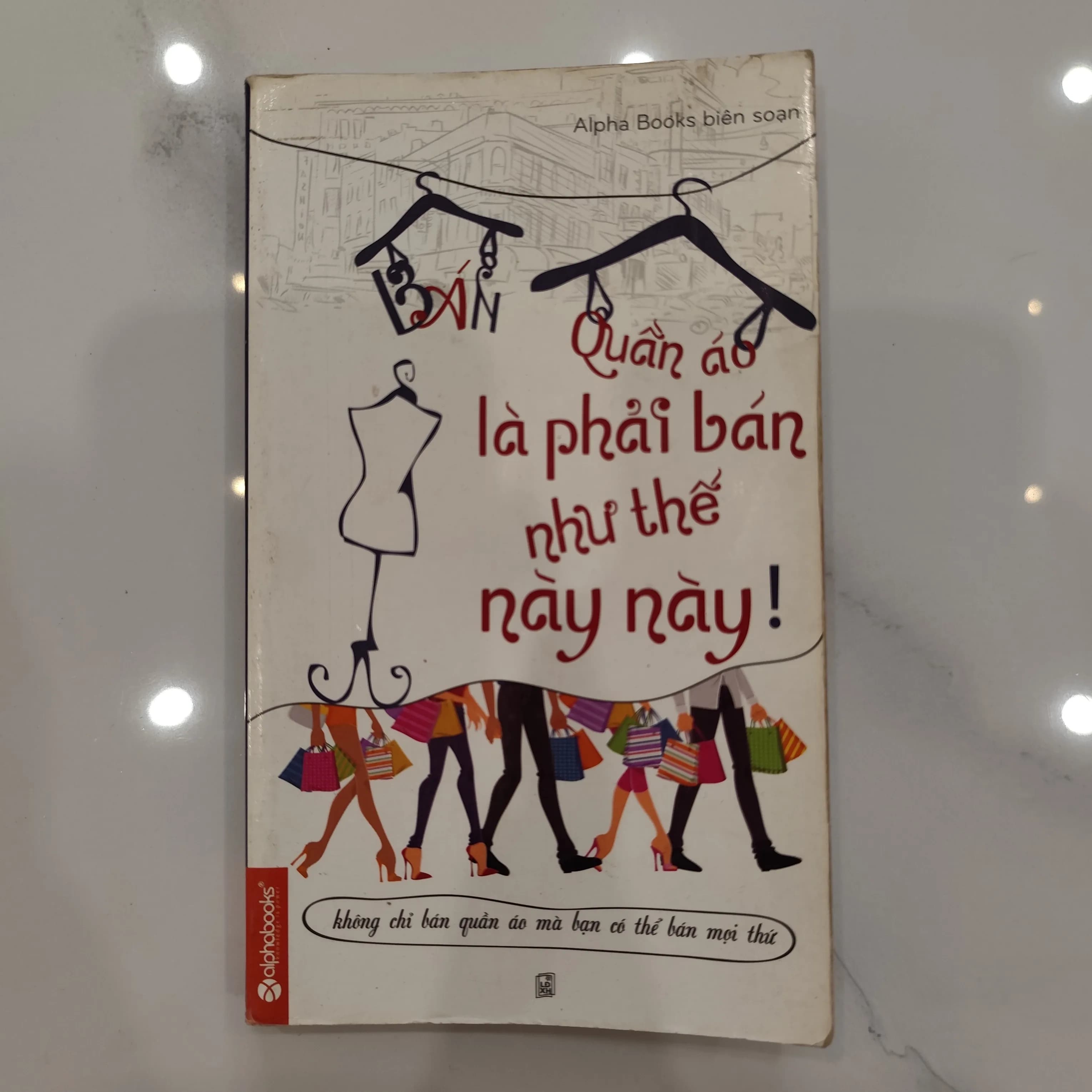 Bán quần áo là phải bán như thế này này - Image 1