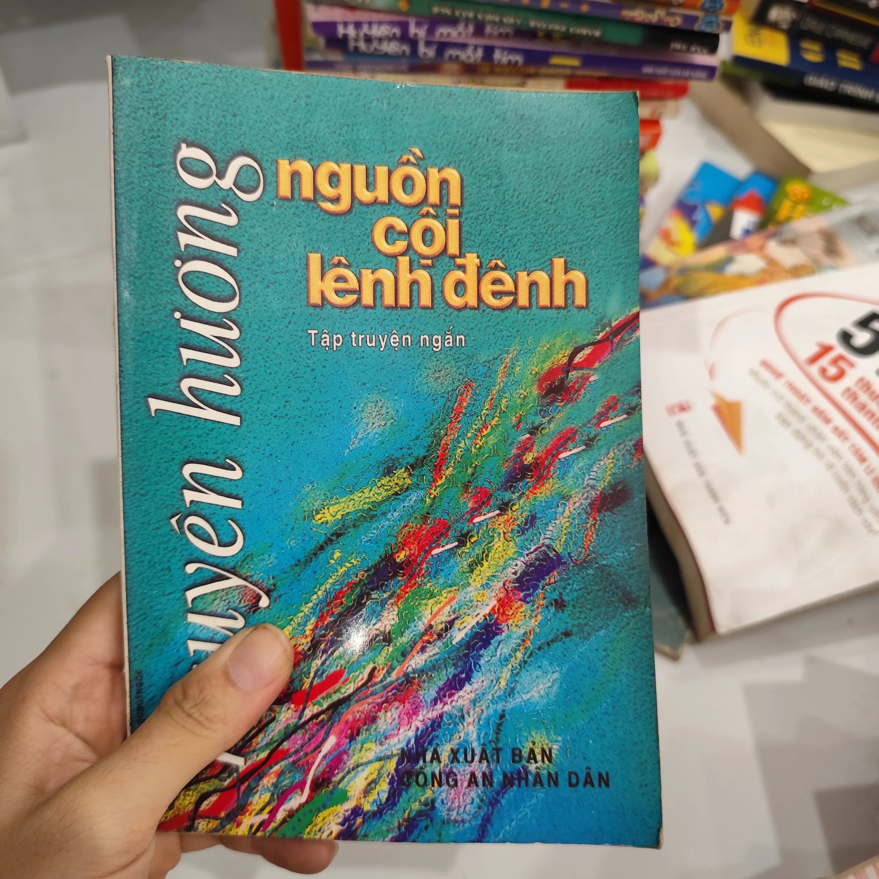 Nguồn côi lênh đênh - Image 1