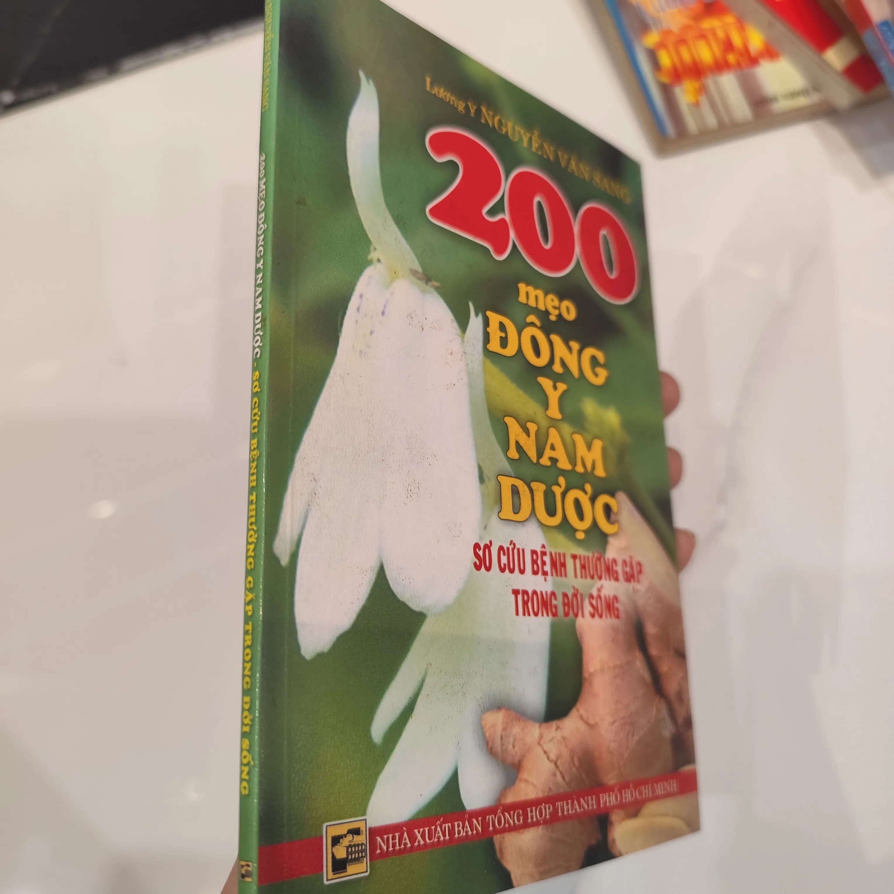 200 mẹo Đông Y Nam Dược sơ cứu bệnh thường gặp trong đời sống - Image 1