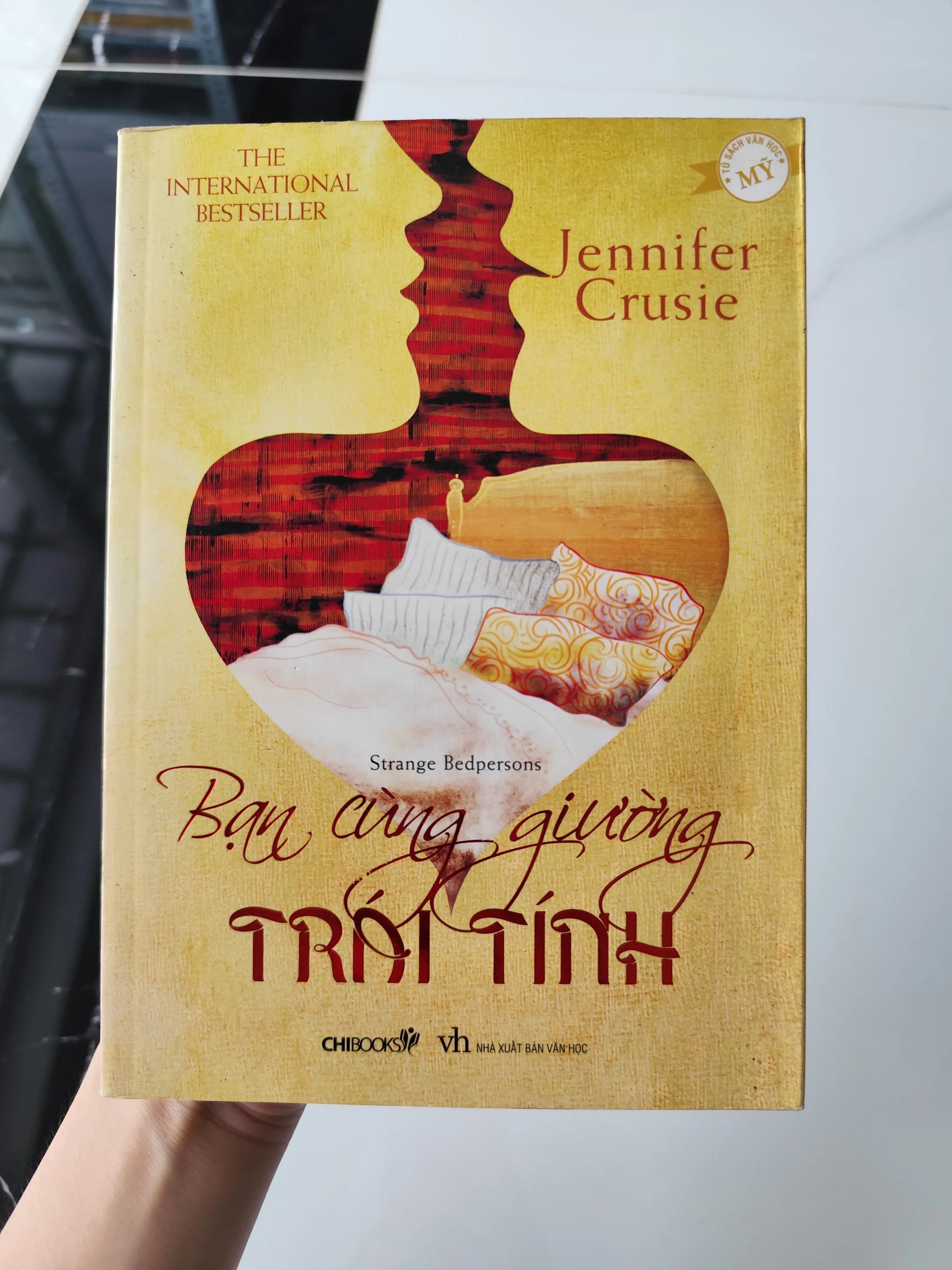 Bạn cùng giường trái tính - Image 1