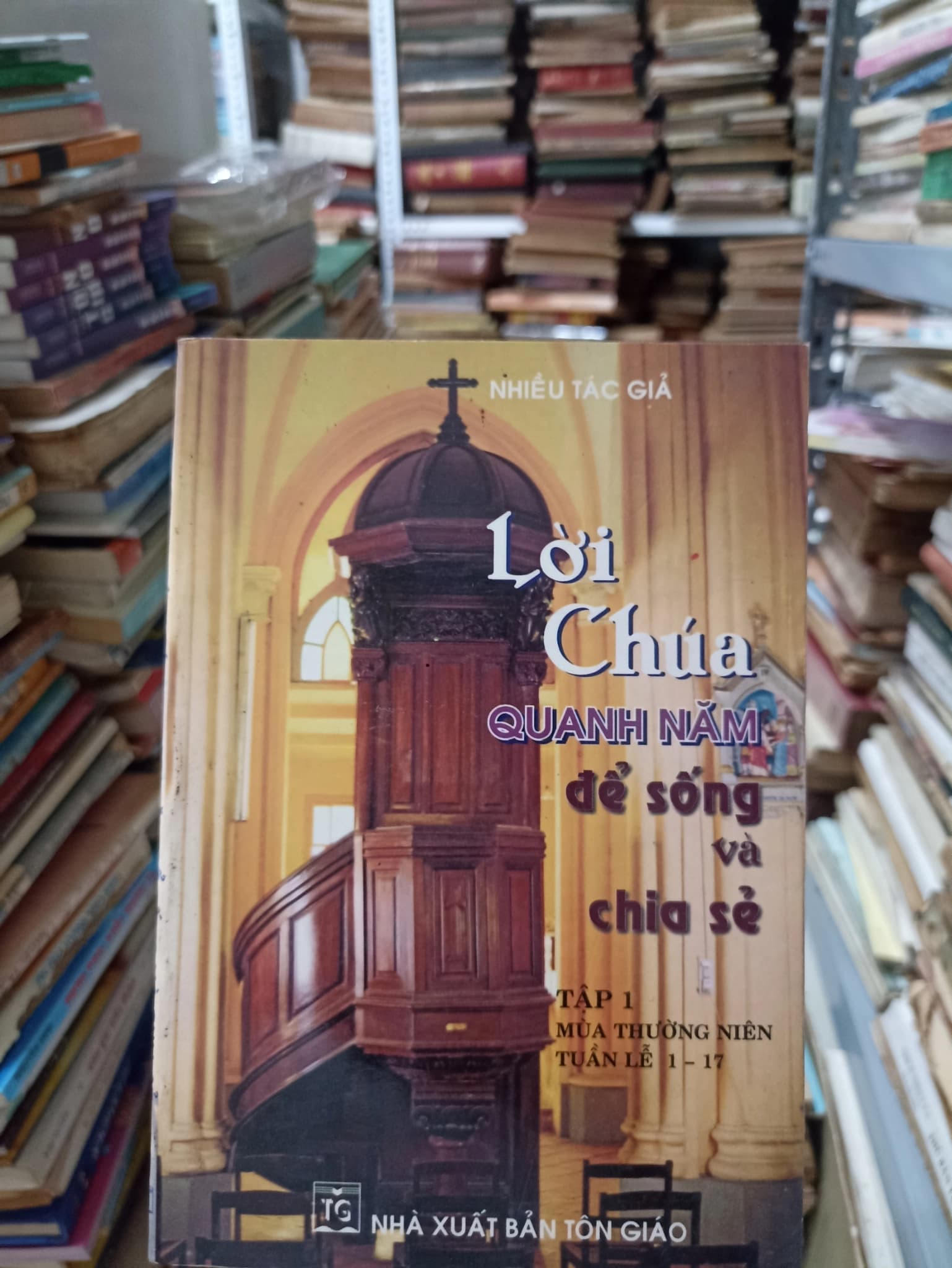 Lời Chúa Quanh Năm Để Sống & Chia Sẻ Tập 1 - Image 1