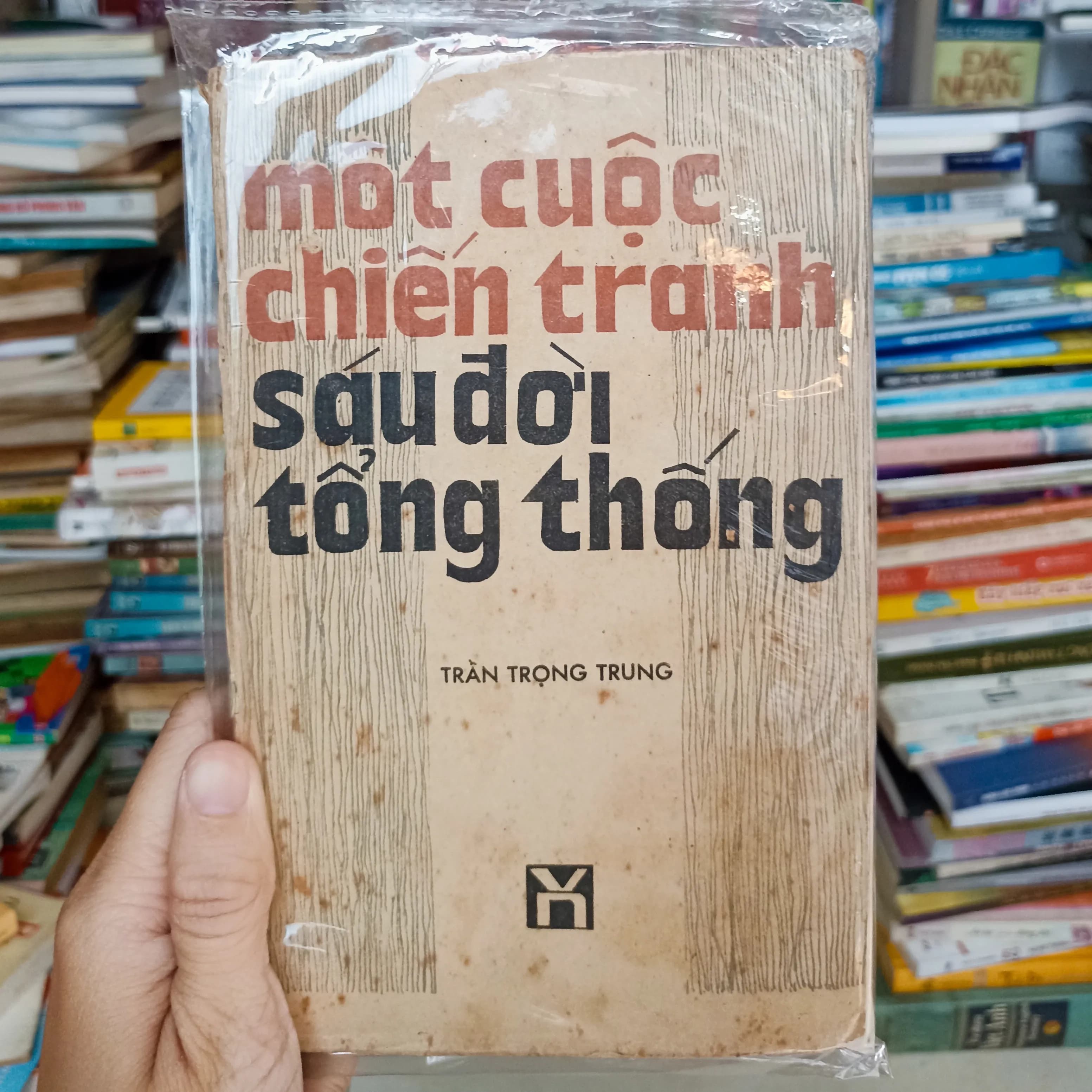 Một cuộc chiến tranh sáu đời tổng thống - Image 1
