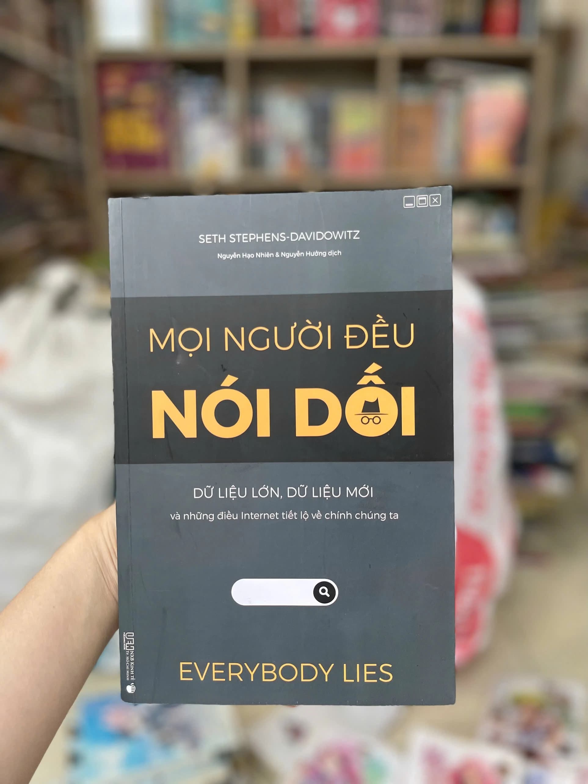 Mọi Người Đều Nói Dối - Image 1