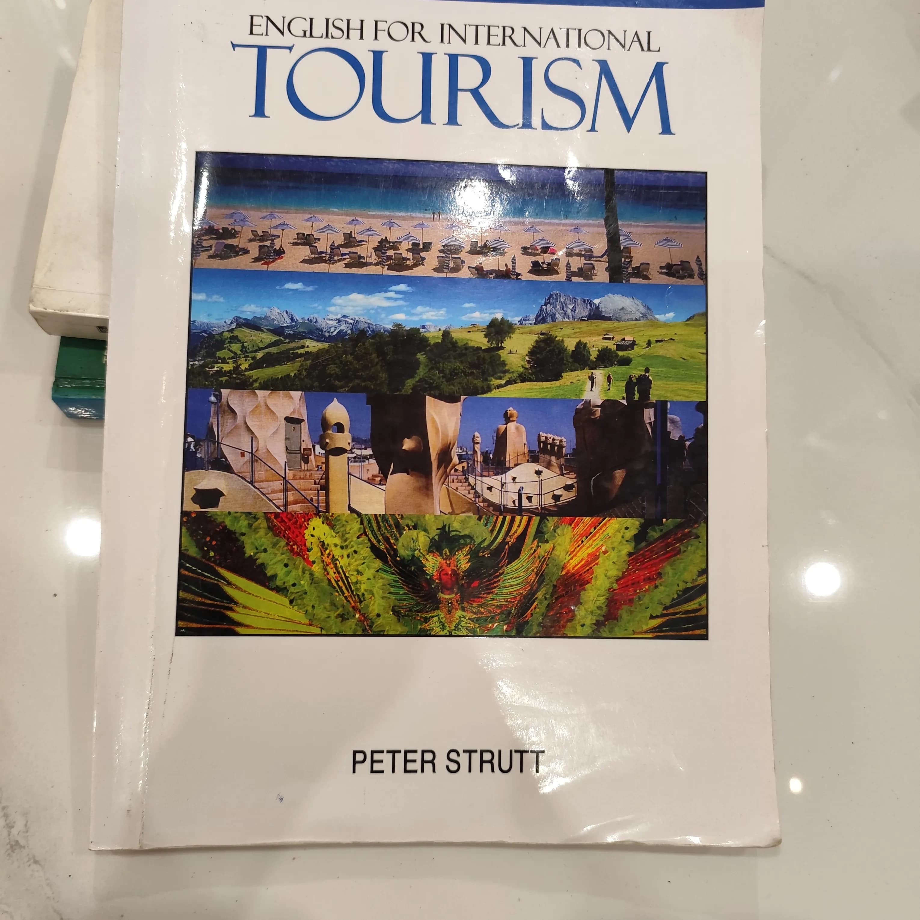 English for International Tourism: intermediate Coursebook - Image 1