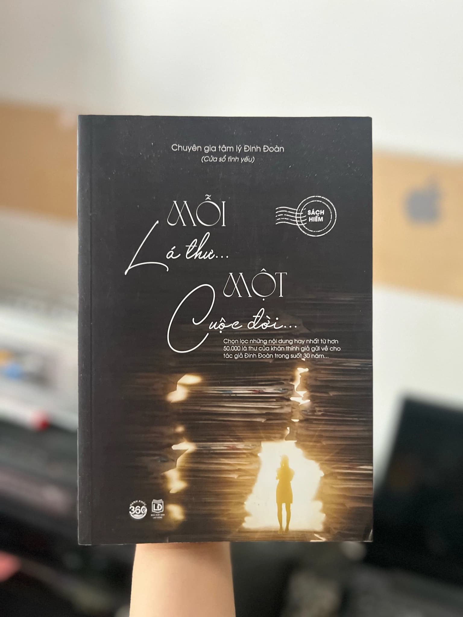 Mỗi lá thue một cuộc đơi - Image 1