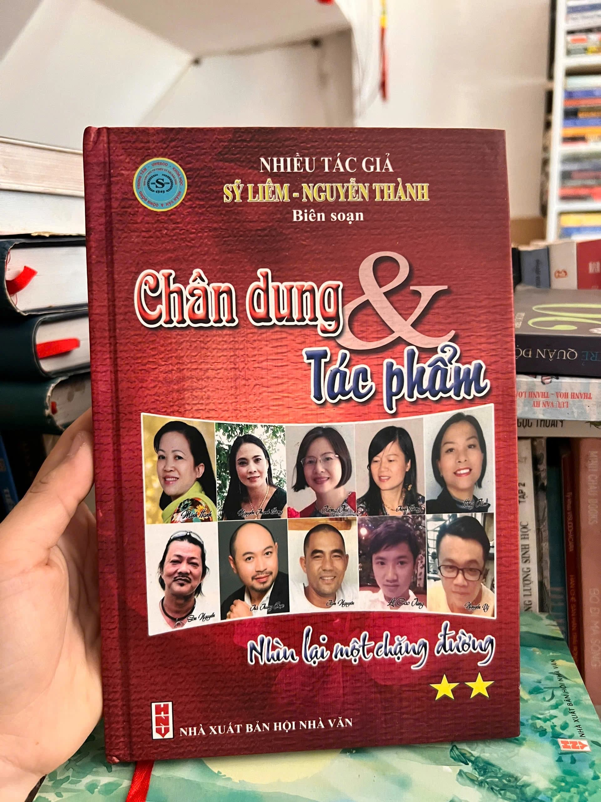 Chân Dung Và Tác Phẩm - Image 1