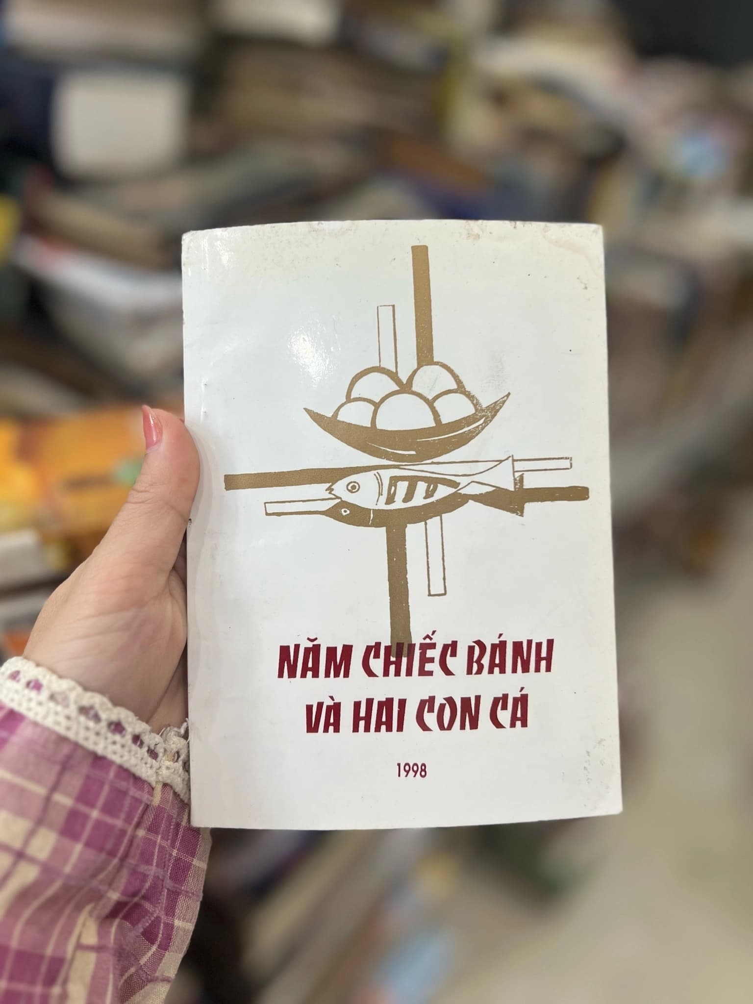 Năm chiếc bánh với 2 con cá - Image 1