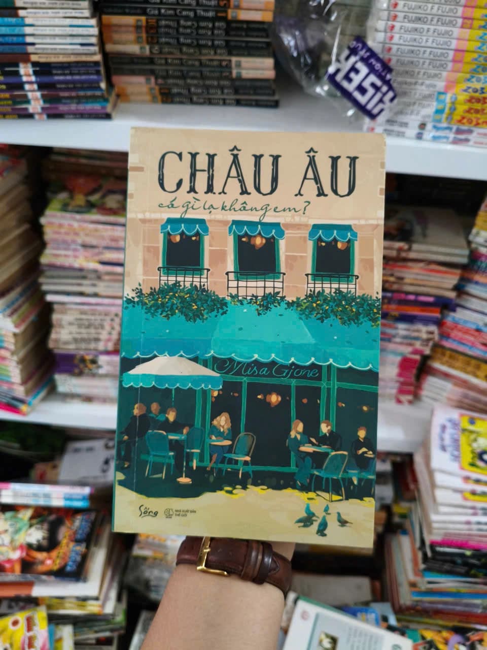 Châu Âu Có Gì Lạ Không Em? - Image 1