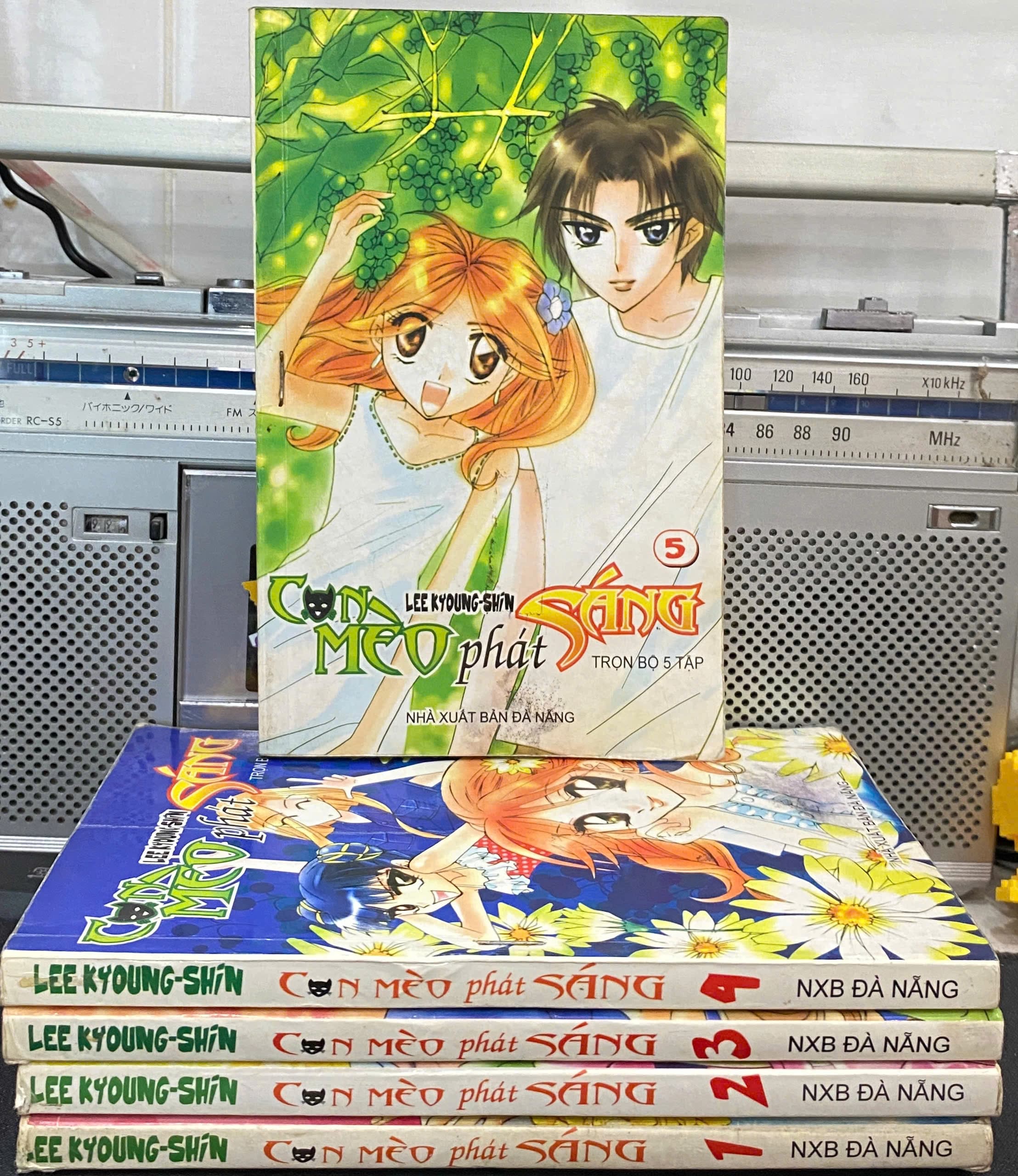 Con Mèo Phát Sáng - Image 1