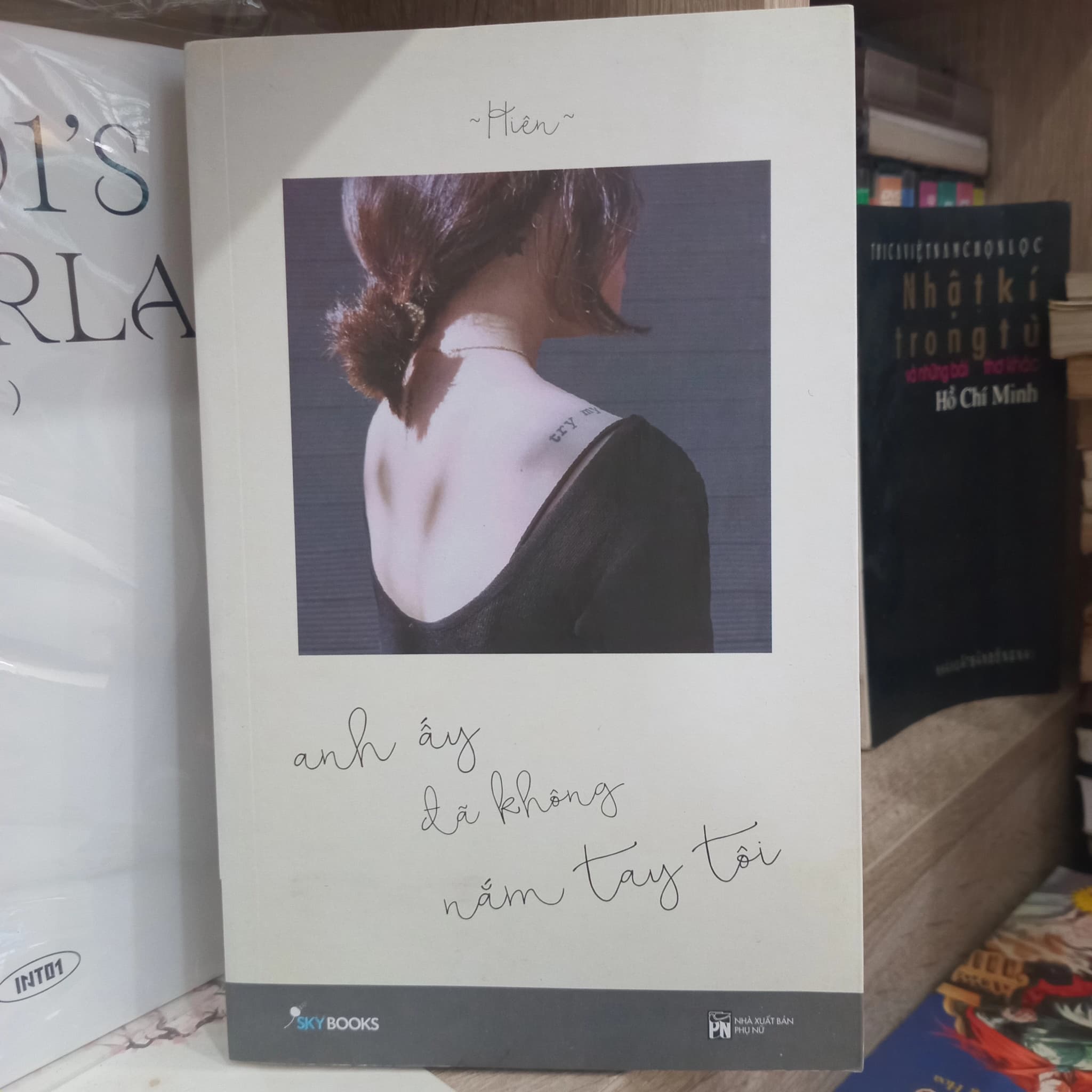 Anh Ấy Đã Không Nắm Tay Tôi - Image 1