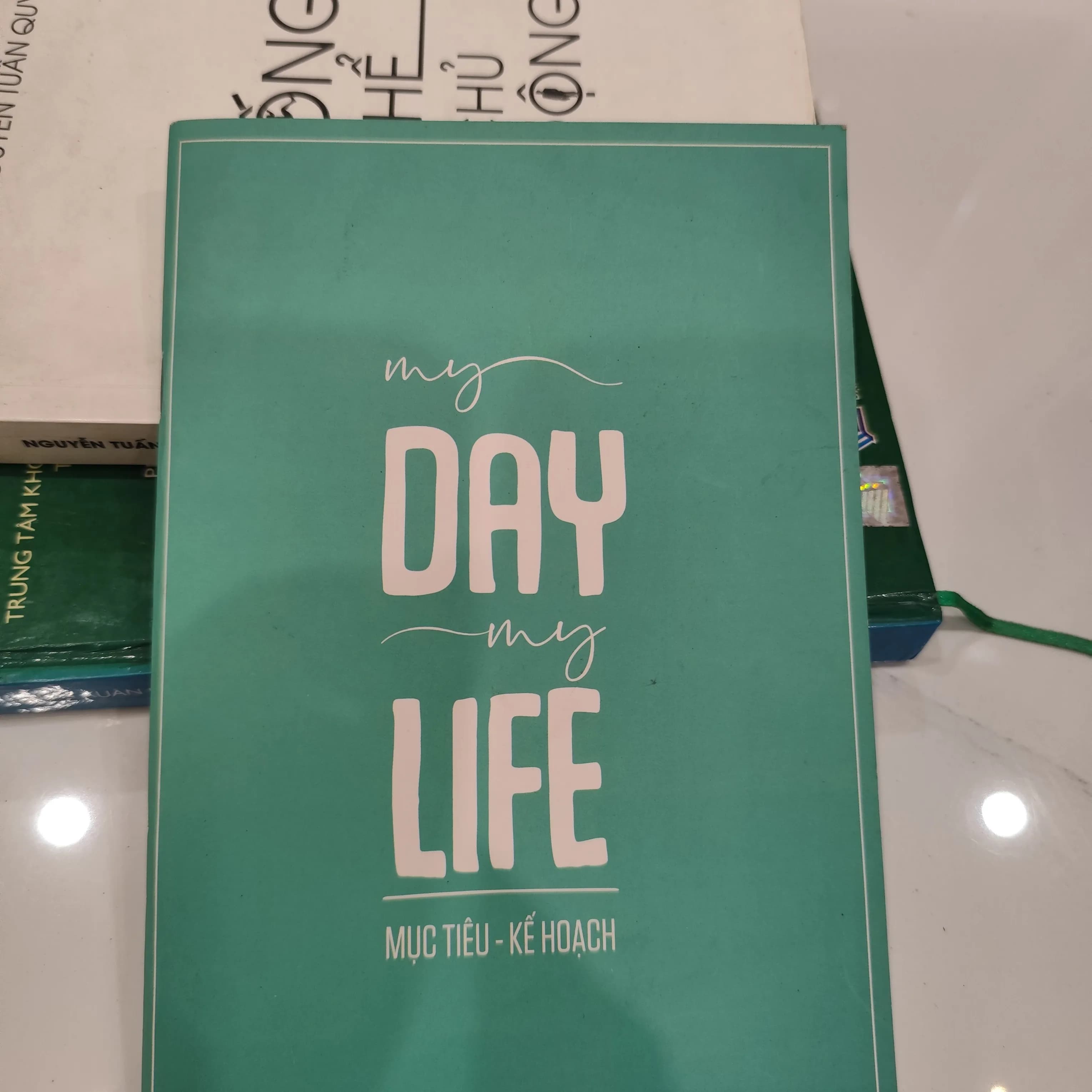 Sổ tay có tên "My Day My Life" của nhà xuất bản Bizbooks. - Image 1