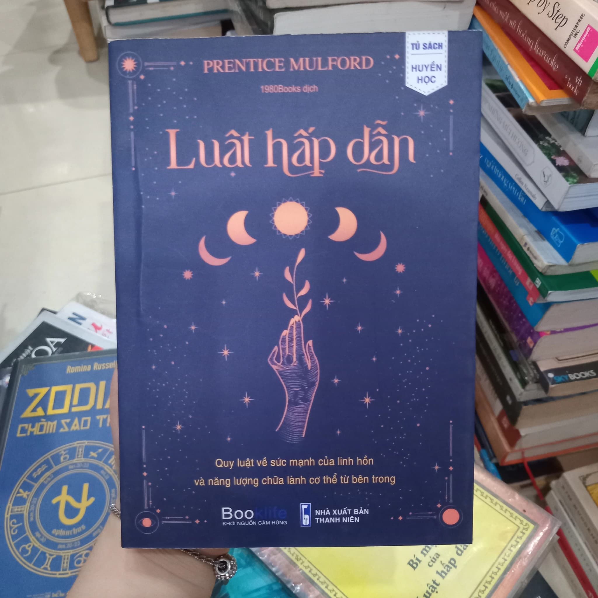 Luật Hấp Dẫn - Image 1