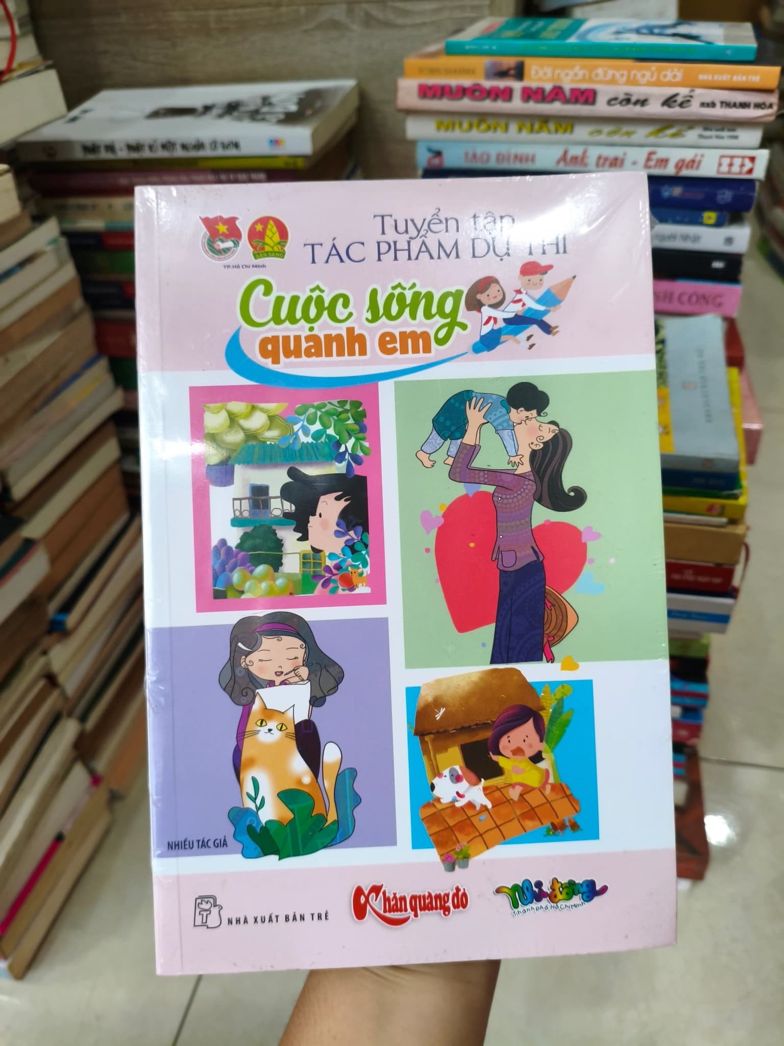 Tuyển tập tác phẩm dự thi cuốc sống quanh em - Image 1