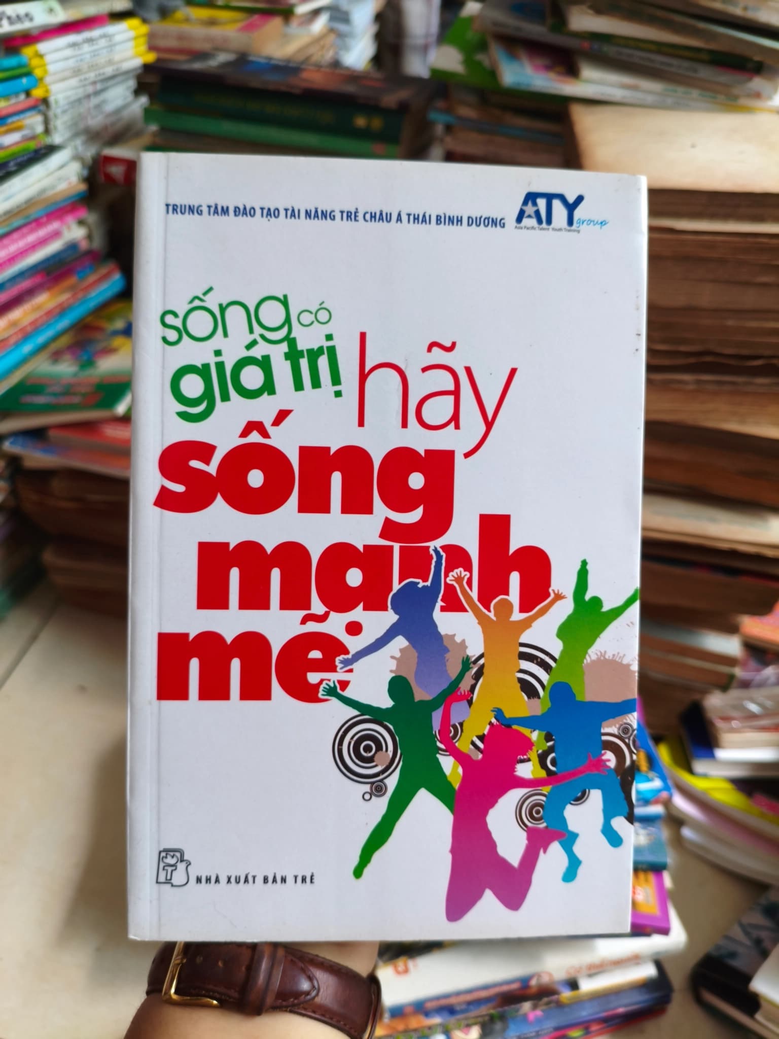 Sống có giá trị hãy sống mạnh mẽ - Image 1