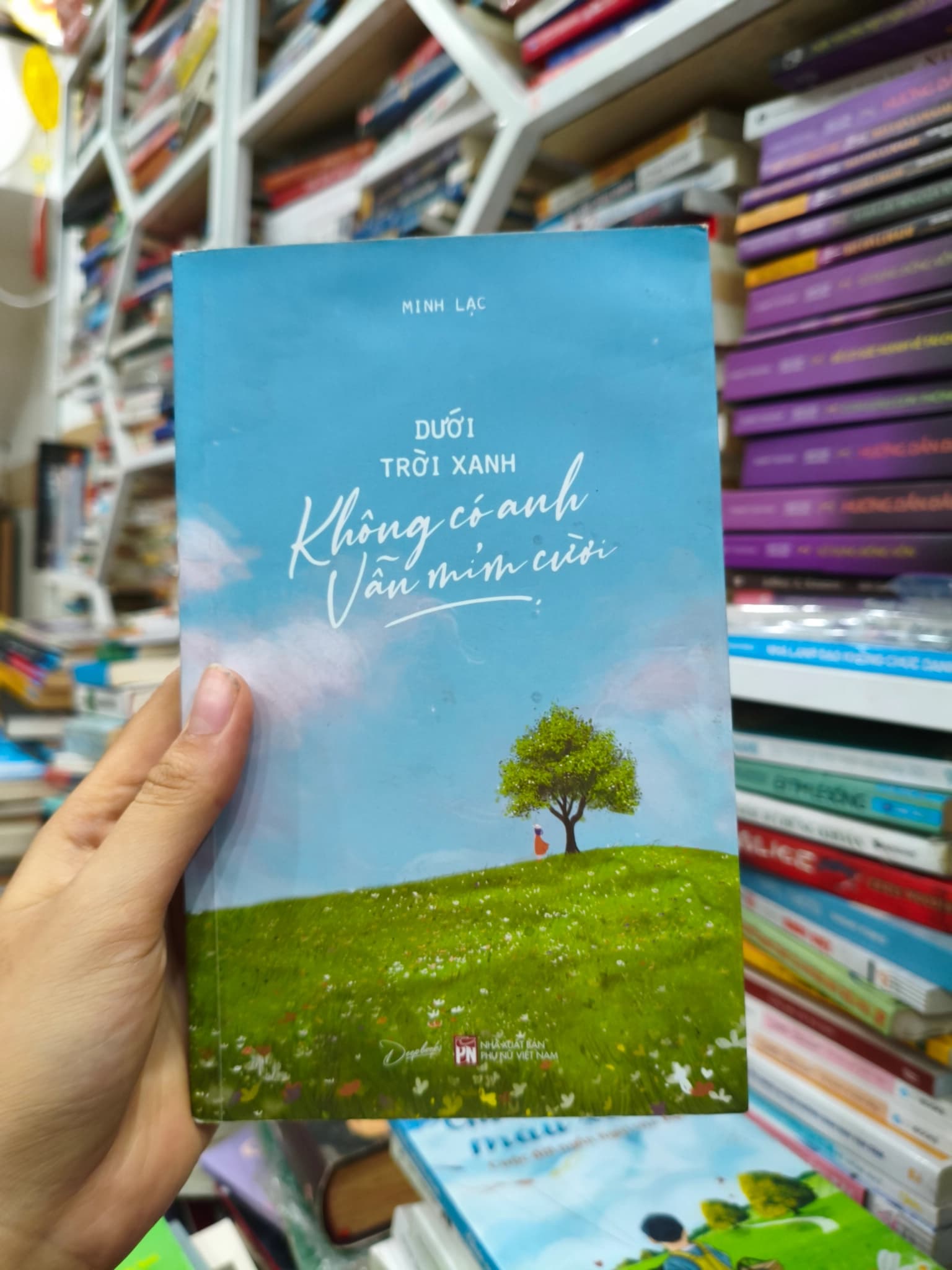 Dưới trời xanh không có ảnh vân mỉm cười - Image 1