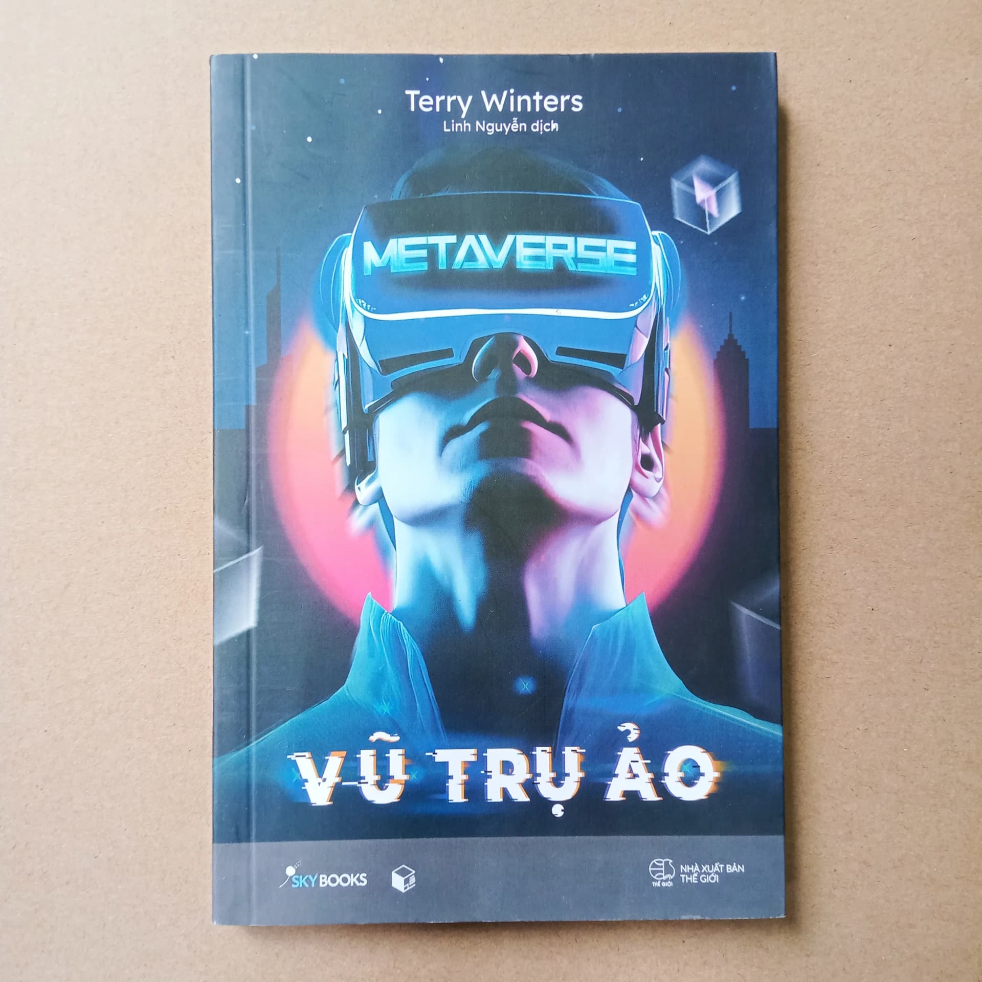 Vũ trụ áo - Image 1