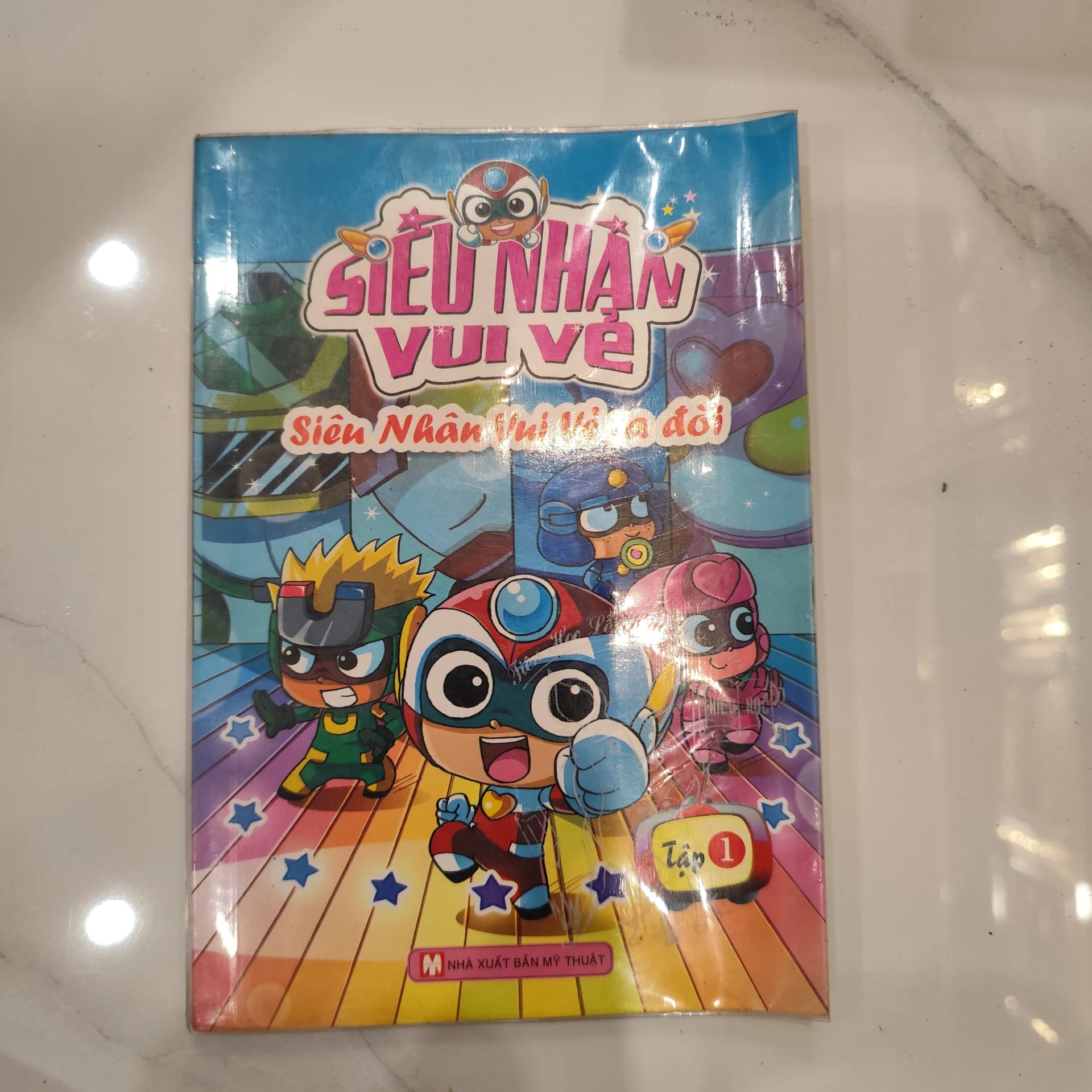 Siêu nhân vui vẻ ra đời - Image 1