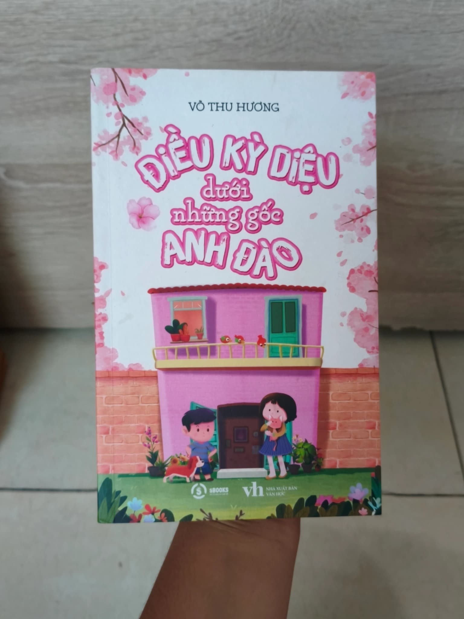 Điều kì diệu dưới những gốc cây anh đào - Image 1