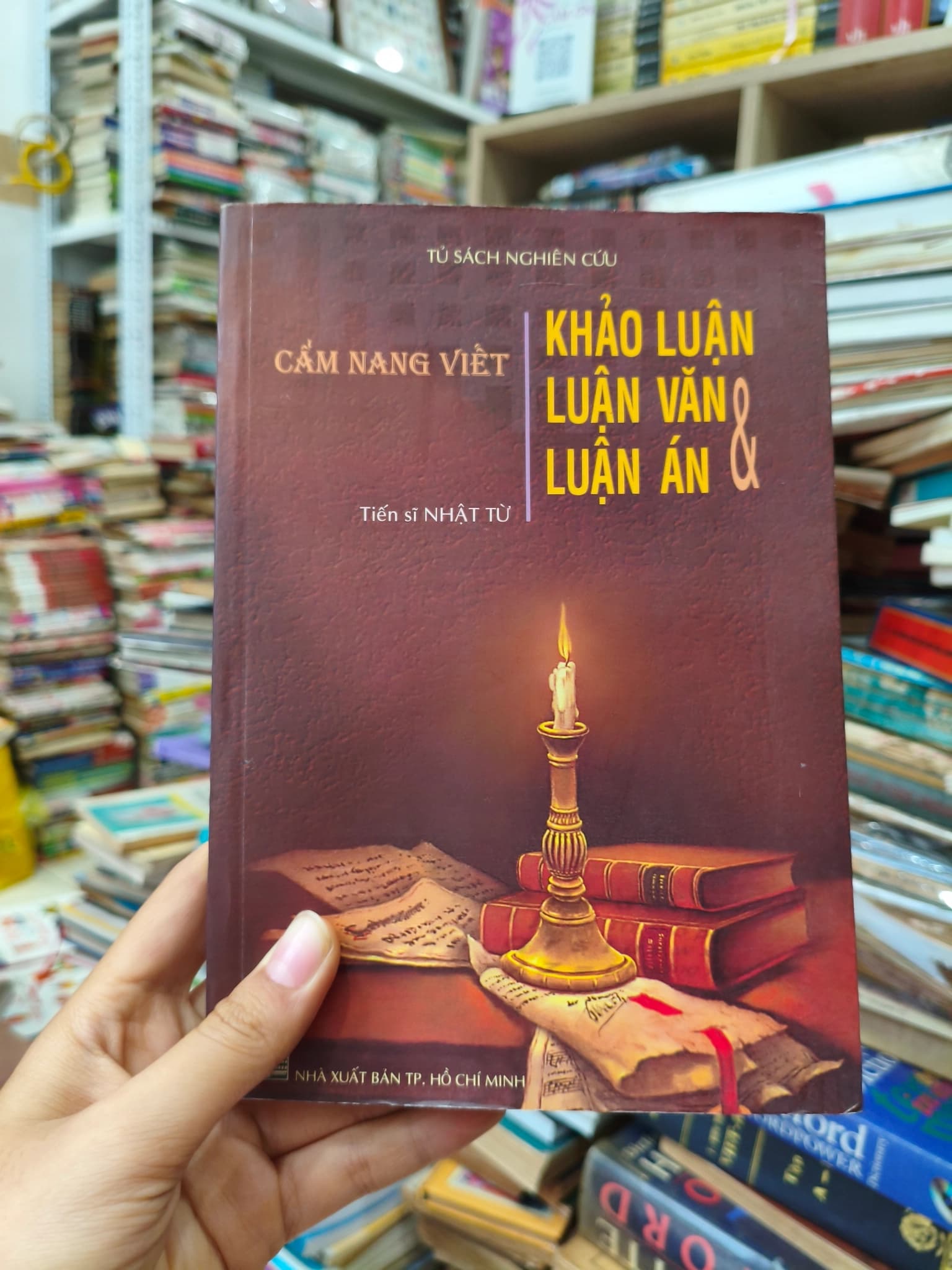 Cẩm nang viết khảo luận luận văn và luận án - Image 1