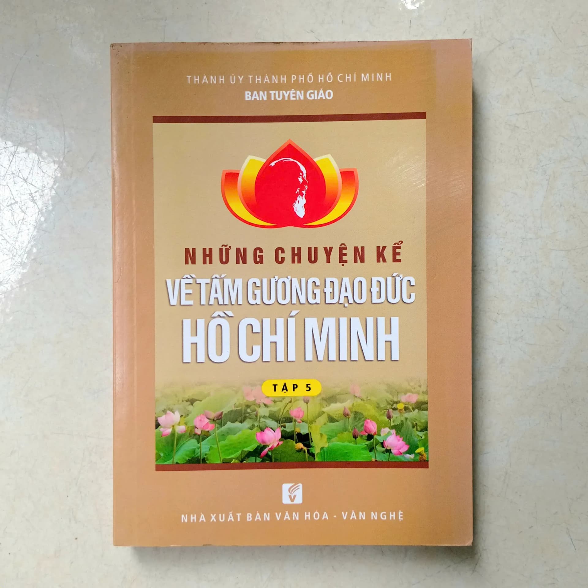 Những Chuyện Kể Về Tấm Gương Đạo Đức Hồ Chí Minh - Image 1