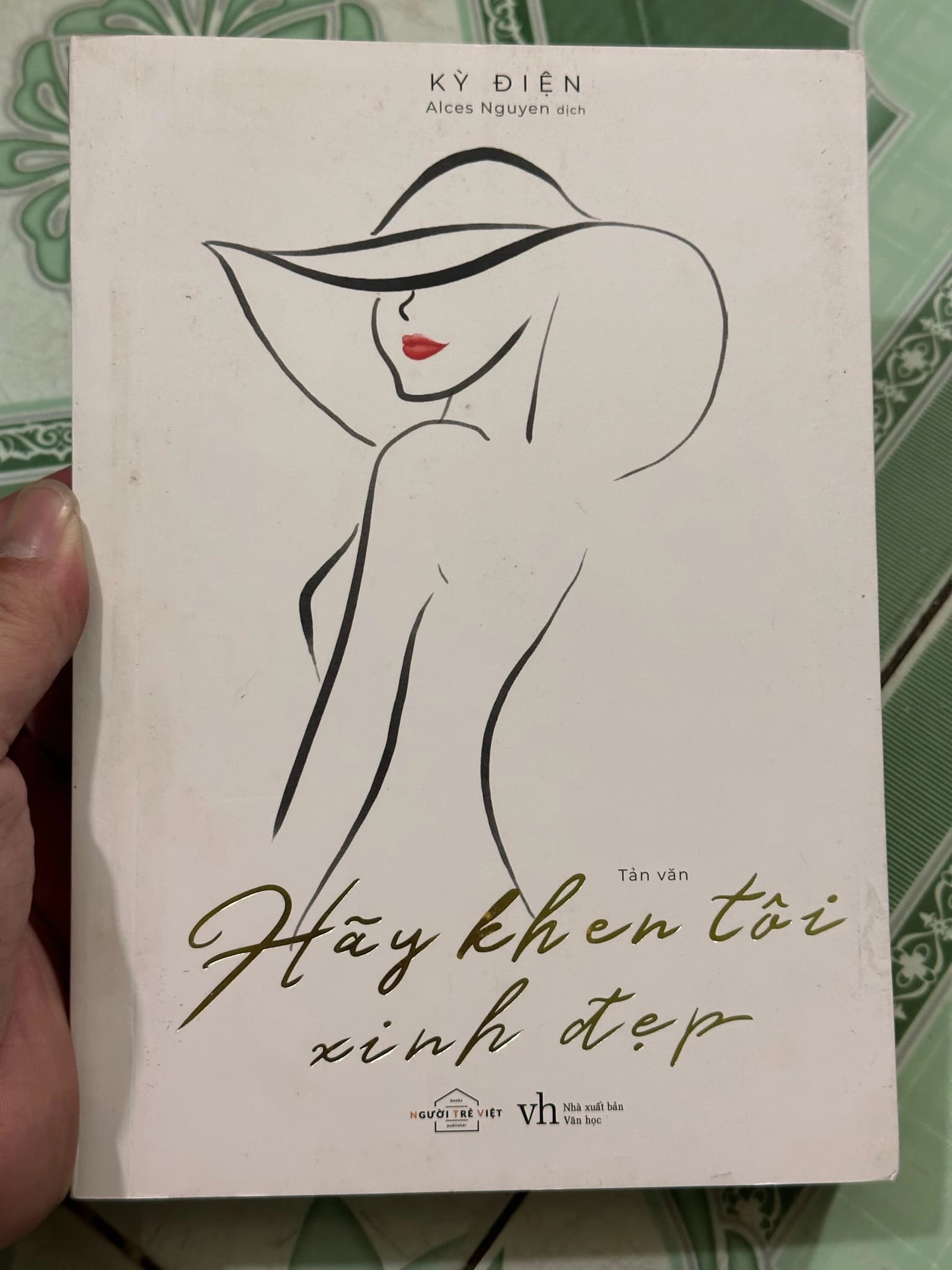 Hãy khen tôi xinh đẹp - Kỳ Điện - Image 1